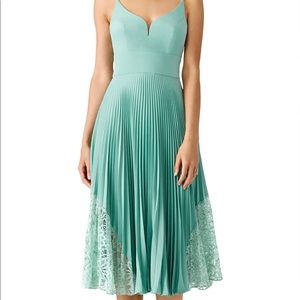 NWOT Nicole Miller Mint Pleated Dress